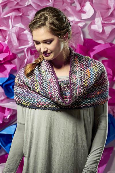 Hanasaku Cowl Pattern Universal Yarn