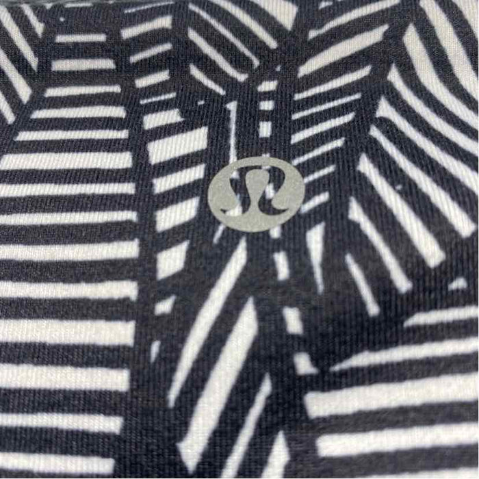 Lululemon Size 4 Women's Black-White Pattern Capri Leggings Activewear Pants